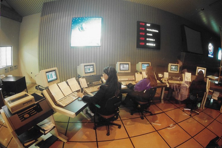 5- Sala de Controle do CCS - anos 90.jpg