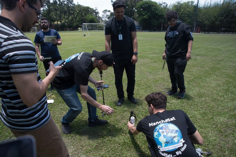 Teste CanSat (1). Foto - Wande Clayt.jpg