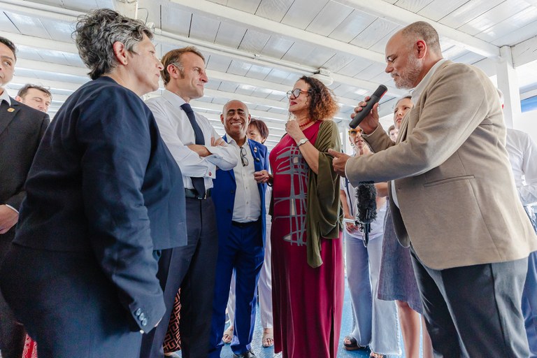 Cláudio Almeida Presidente da França.jpg