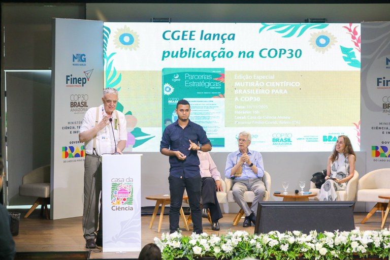 Paulo Nobre CGEE lança edição especial da Revista Parcerias Estratégicas durante a COP30_Diego Galba ASCOM-MCTI.jpg