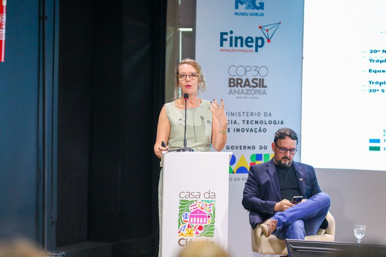 Tatiana na casa da ciência_12-11Foto_Diego Galba ASCOM-MCTI.jpg