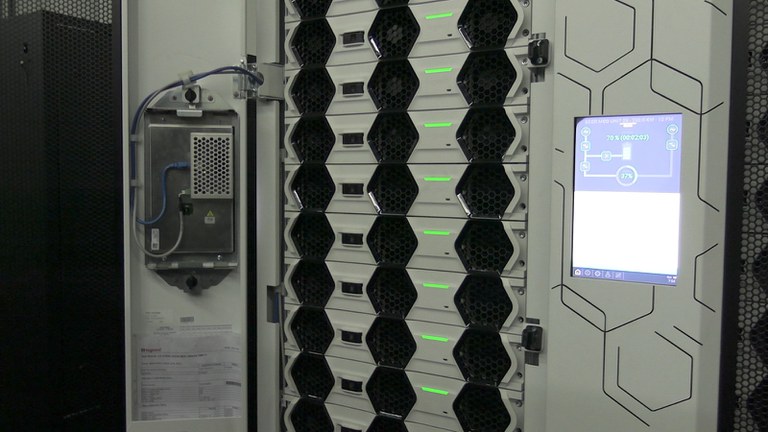 Sistema de fornecimento de energia ininterrupto (UPS) do novo supercomputador