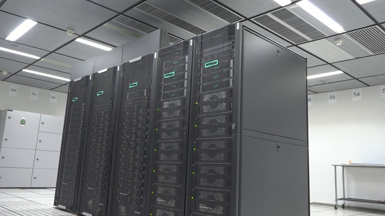 Novo supercomputador instalado no Centro de Dados Científicos do INPE