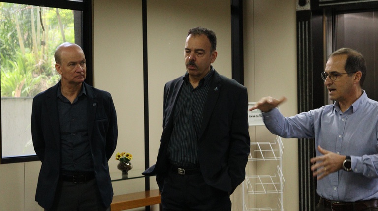 Visita ao LIT. Créditos SECOM-INPE.JPG