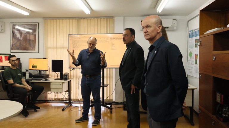 Visita ao Programa BiomasBR. Créditos SECOM-INPE.JPG