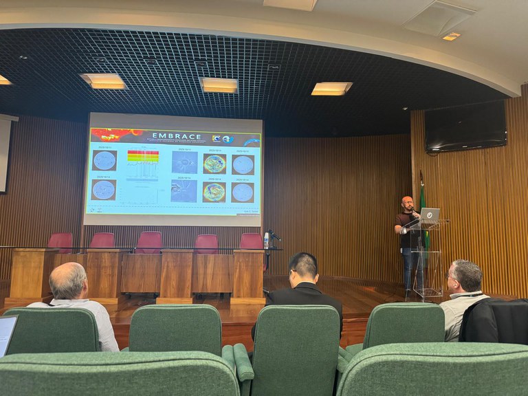 Palestra sobre Embrace 1.jpeg