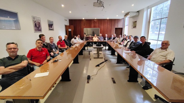 Equipes do INPE e da CAST durante a TCM-5