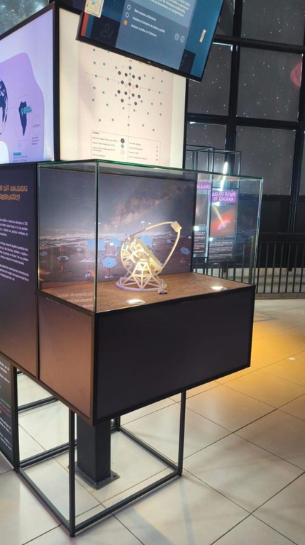 Exposição Raios Cósmicos_6.jpeg