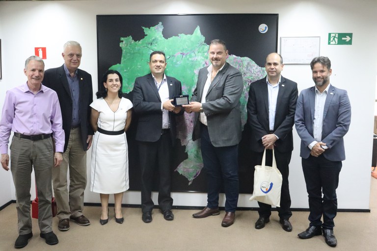 INPE e IPT firmam acordo para projetos de monitoramento oceânico (12/11/2024)