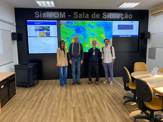 Coordenação do SisMOM com representantes da FUNCATE e FINEP durante reunião no INPE.