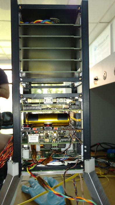 Plataforma de serviço e módulo de cargas úteis do NanosatC-Br2