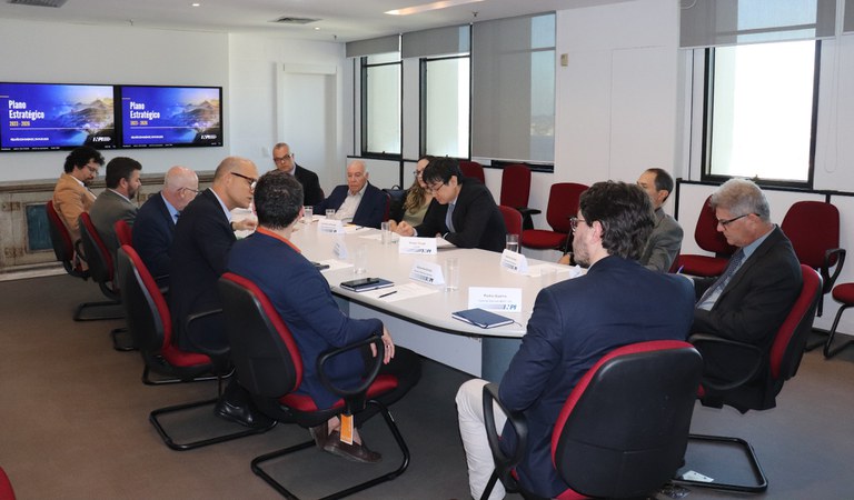 Dirigentes do INPI se reuniram com o chefe de gabinete do MDIC, Pedro Guerra, para apresentar o Plano Estratégico 2023-2026