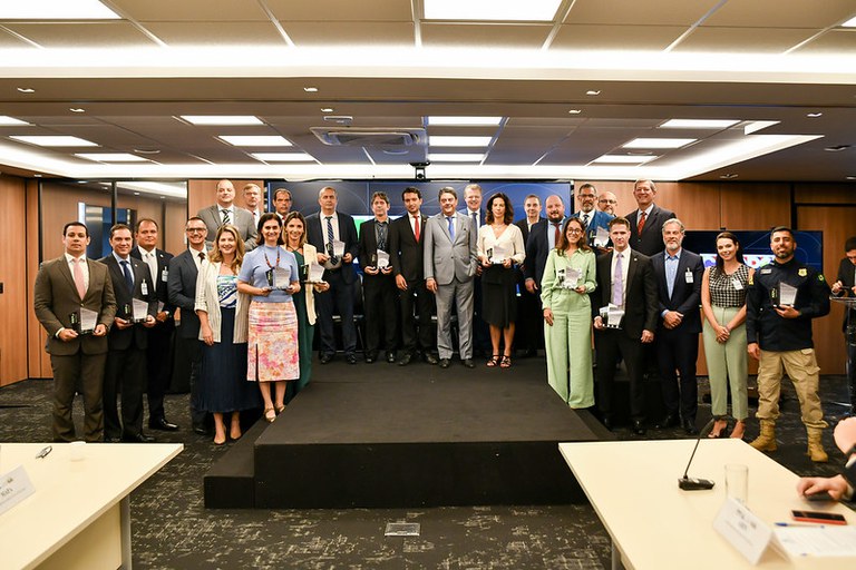 Cerimônia de entrega do Prêmio Nacional de Combate à Pirataria aos destaques de 2023