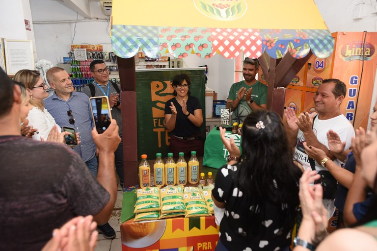 Lançamento da marca coletiva no comércio em Tefé.JPG