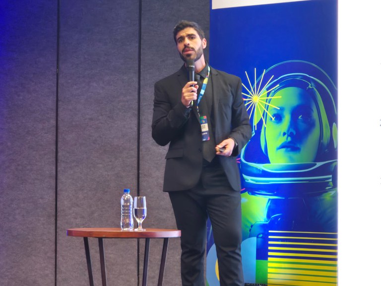 Rodrigo Ventura na apresentação do IBID