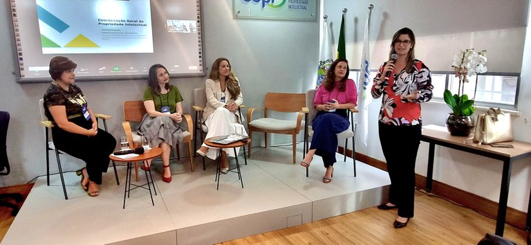Palestra de Natália Ruschel no Seminário de Mulheres em PI