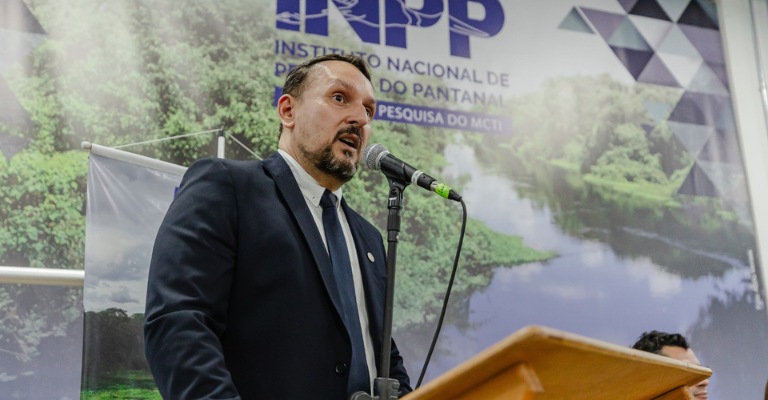 Diretor do INPP, Leandro Dênis Battirola, assinou termo inédito de cooperação com a FAPEMAT (Foto: ASCOM/MCTI)