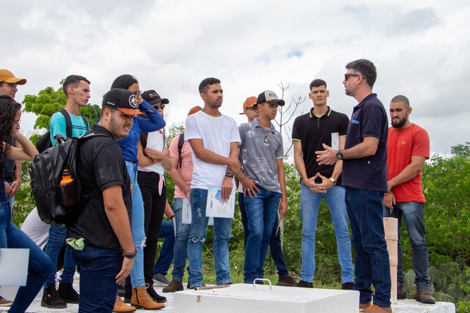 INSAMCTI recebe visita de turma de agronomia da UFPB (1).jpg