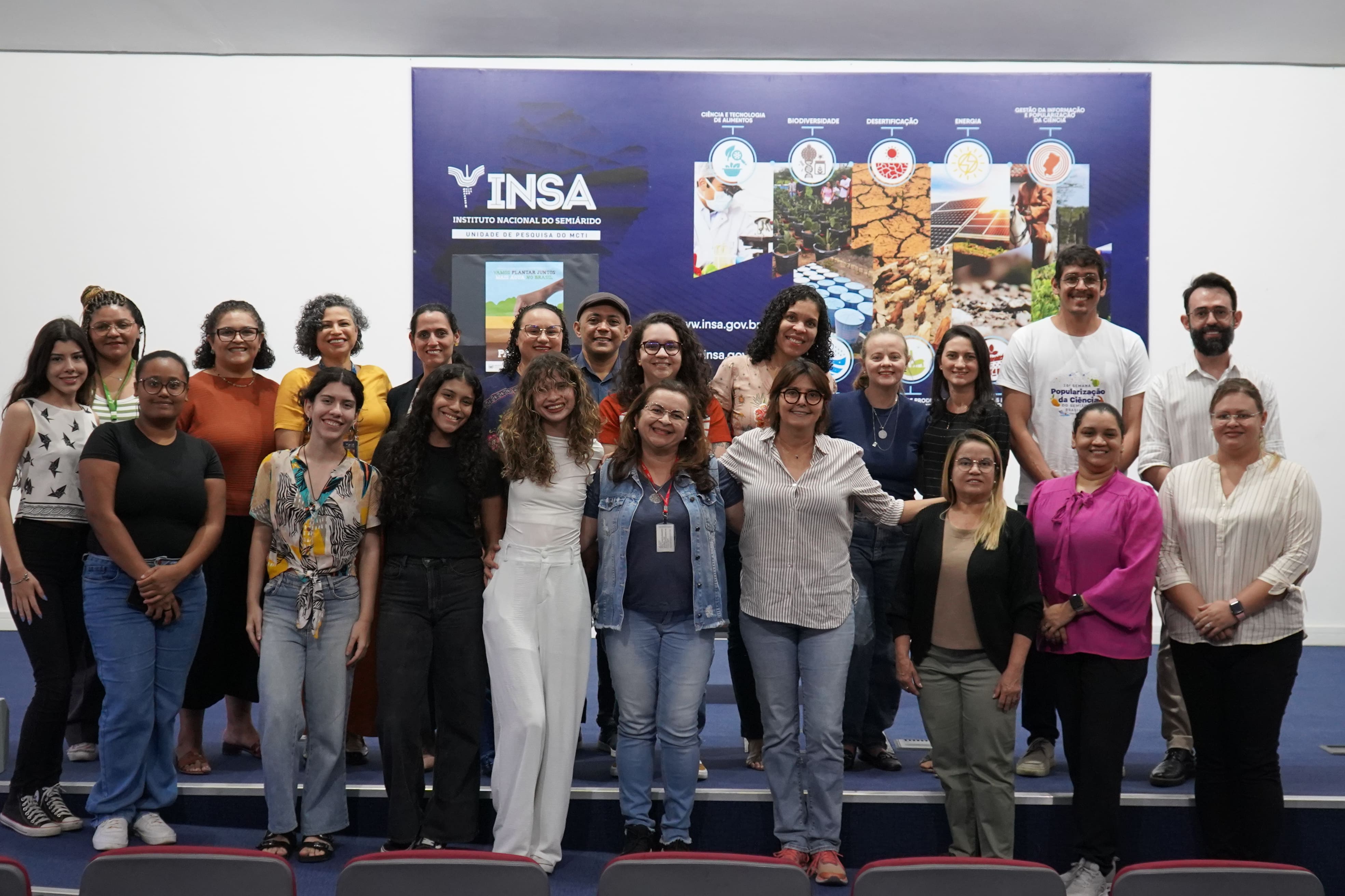 todos reunidos no auditório