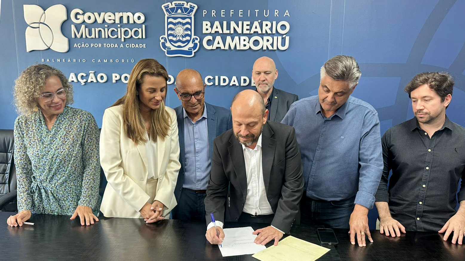 Nesta sexta-feira (27), o presidente do INSS, Gilberto Waller Júnior, assinou contrato para venda de seis imóveis ao BCPREVI