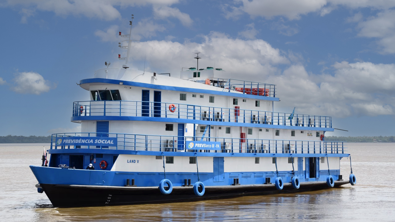 Unidade móvel flutuante da Previdência Social é um dos sete barcos do INSS
