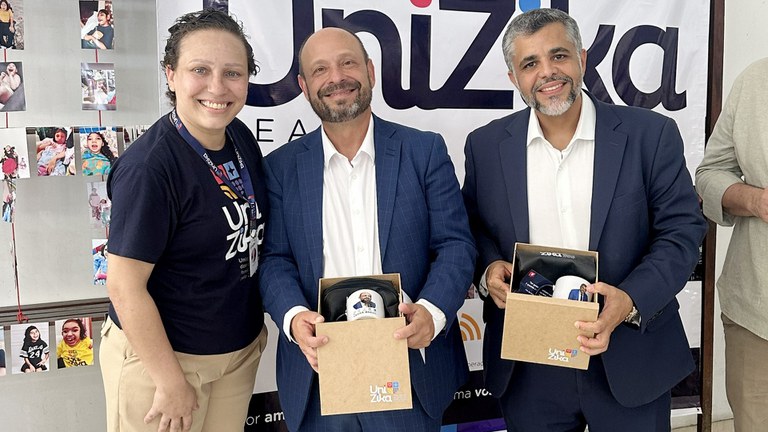 17_10_2025 Visita ao UniZika _ Fotos Ana Paula Ergang 6.jpg