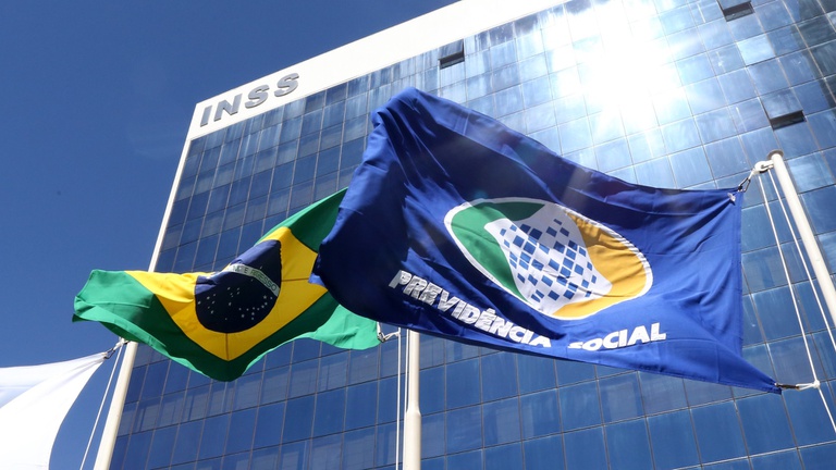 destacão bandeira.jpg