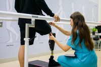 Segurado do INSS, em reabilitação profissional, pode ter acesso a próteses e órteses
