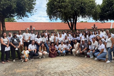 Equipe que organizou o mutirão em Almenara (MG).