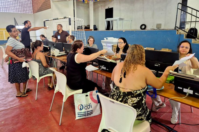Atendimento durante mutirão em Almenara (MG).