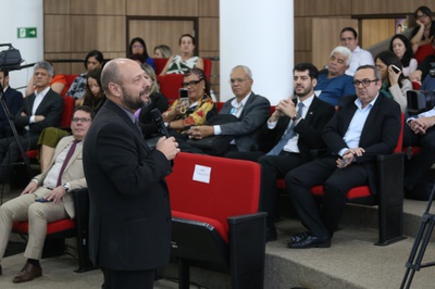 Gilberto Waller em palestra sobre "O Princípio do Devido Processo Legal". Foto: Rafael Carvalho.