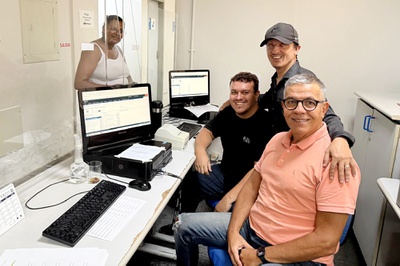 Equipe de agência do INSS atende em mutirão no Rio de Janeiro.