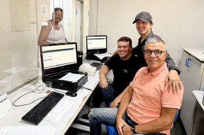 Equipe de agência do INSS atende em mutirão no Rio de Janeiro.