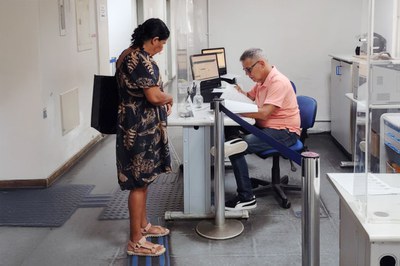 Equipe de agência do INSS atende em mutirão no Rio de Janeiro.