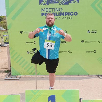 Atleta paralímpico Sandro João de Souza Machado, medalhista nacional e internacional.