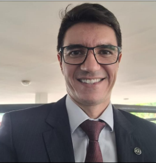 ROBERTO DA CUNHA BARROS JÚNIOR