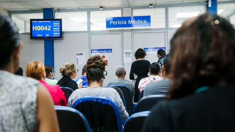Governo cria programa para reduzir fila de espera dos cidadãos por benefícios da Previdência Social.jpeg