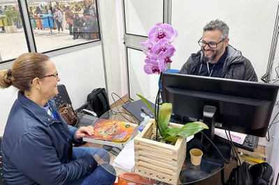 Esteio (RS) -05-09 - Atendimento na Expointer - Segurada Clarice Emmel - Fotos-Stela Pawlick - Gabinente SR Sul 2.jpg