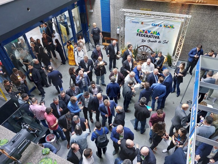 Caravana Federativa_foto tirada do alto.jpg