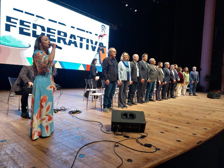 Momento do hino nacional_caravana federativa.jpg