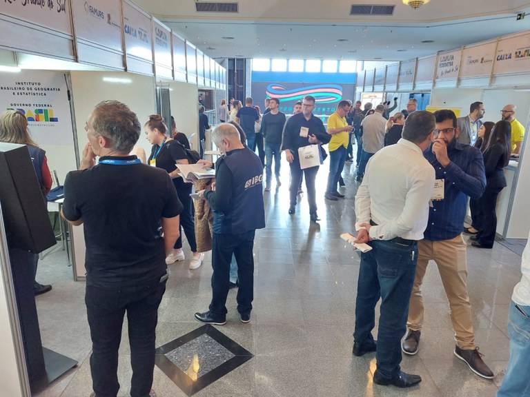 Público na caravana federativa .jpg