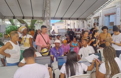 Projeto PopRuaJud ofereceu diversos serviços públicos gratuitos no Pelourinho