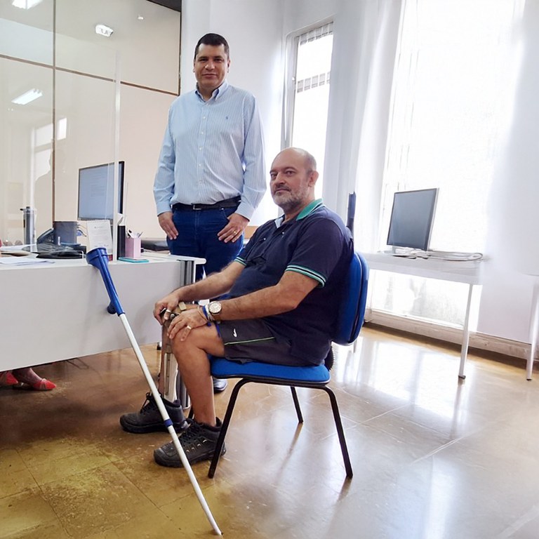 Reabilitação Profissional do INSS entrega próteses em Campo Grande (MS)
