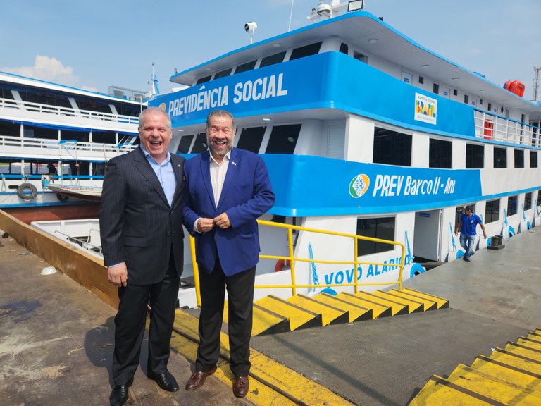 Stefanutto e Lupi no PREVBarco.jpeg