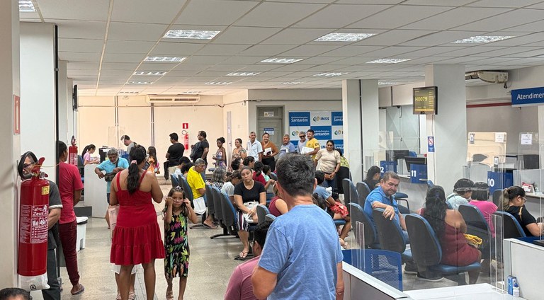 egurados do INSS participam de ação extraordinária em Santarém (PA)..jpg