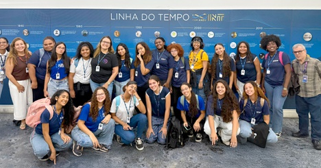 Visita meninas Coluni-UFF.jpg