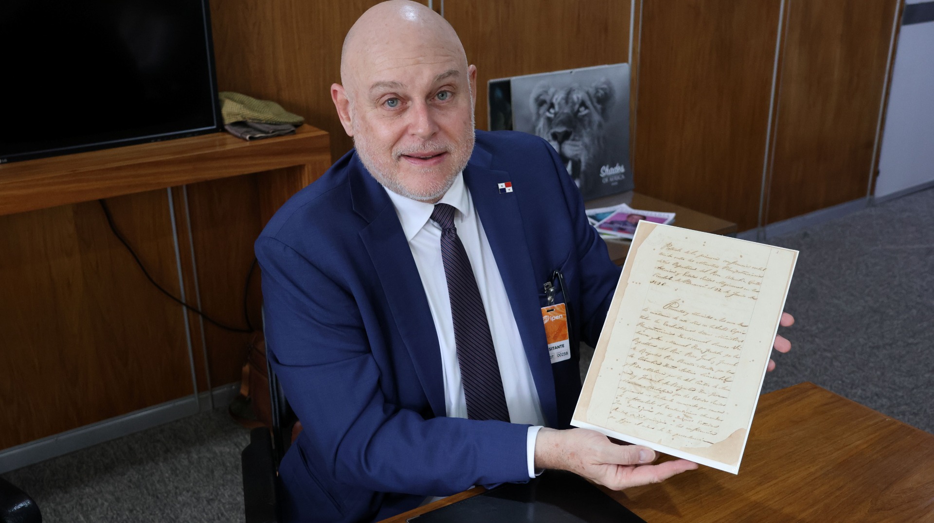 2.Carlos Guevara Mann.JPG