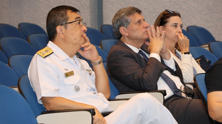 2a.Vice-Almirante Celso Koga.JPG