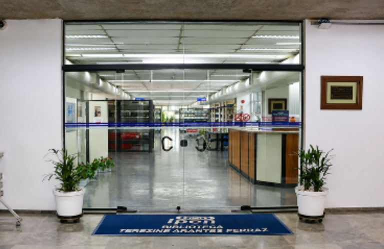 Entrada da Biblioteca Terezine Arantes Ferraz do IPEN | Fonte: Acervo Biblioteca IPEN