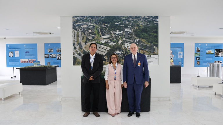 3.Pablo Vasquez, Isolda Costa e Carlos Guevara Mann.JPG